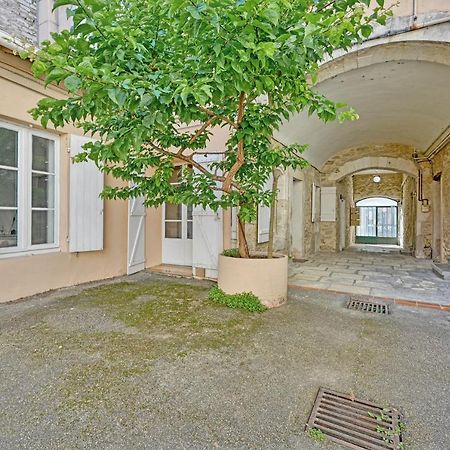 Appartement Au Calme En Plein Centre-Ville Nimes Exterior photo